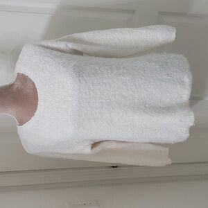 Love Tree, Size M Ivory / Off-White Fuzzy Sweater.  Super Cozy, Excellent Cond.